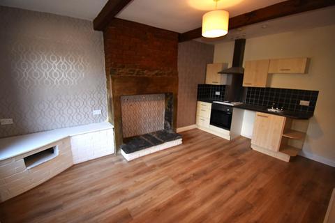 2 bedroom house to rent, East Street, Huddersfield HD3