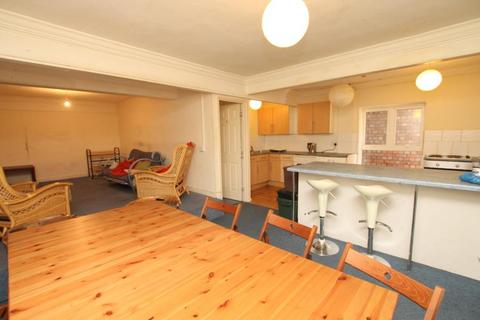 8 bedroom maisonette to rent, Cheltenham Road, Bristol BS6