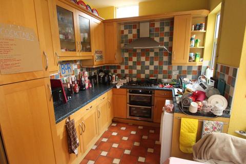 4 bedroom terraced house to rent, Lorne Road, Leicester