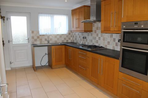 3 bedroom terraced house for sale, 3 Spur Close, L11