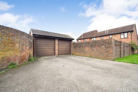 3 bedroom end of terrace house for sale, Celandine Court, Hampshire GU46