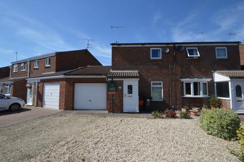 3 bedroom terraced house to rent, Bunce Road, Stratton, SN3