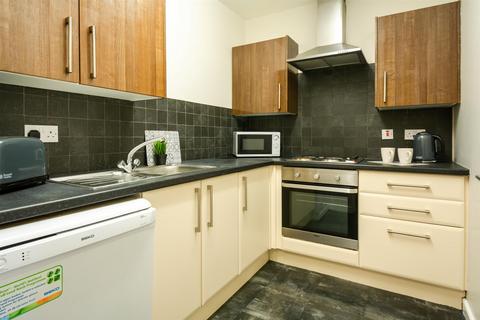 4 bedroom flat to rent, 109A OTLEY ROAD, LEEDS