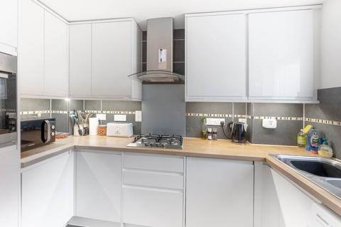 216 Lucerne Close, Cambridge, CB1 9SB