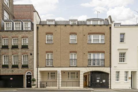 3 bedroom flat to rent, Blackburnes Mews, London W1K