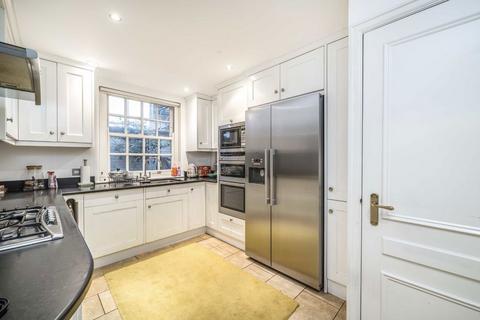 3 bedroom flat to rent, Blackburnes Mews, London W1K