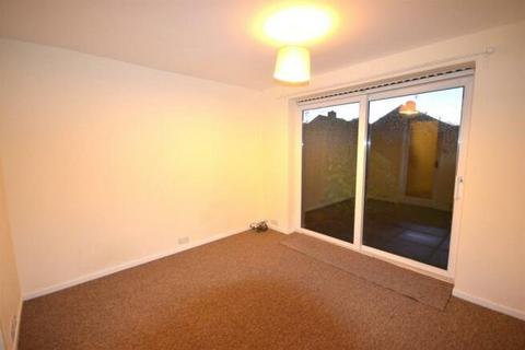 2 bedroom terraced house to rent, Ryecroft, Hampshire PO14