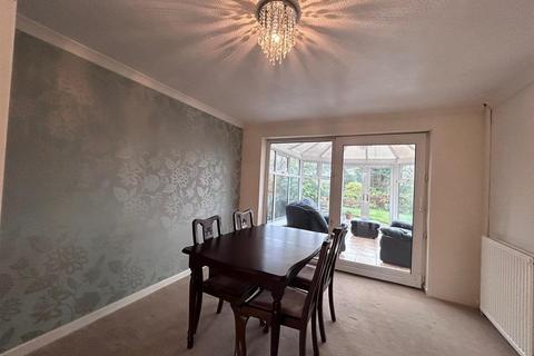 4 bedroom detached house to rent, Redwood Drive, Rawtenstall, Rossendale