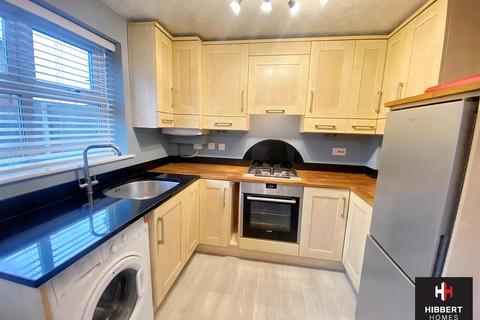 2 bedroom mews to rent, Dorchester Drive, Brooklands M23