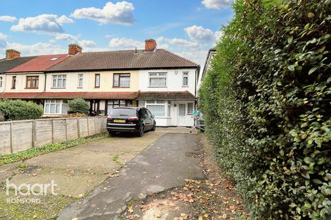 3 bedroom end of terrace house for sale, Oldchurch Road, Romford