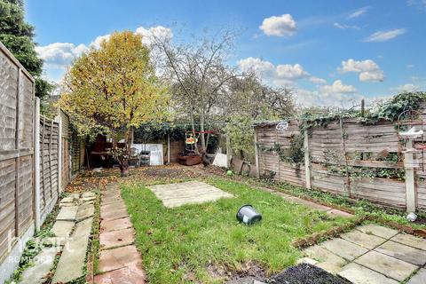 3 bedroom end of terrace house for sale, Oldchurch Road, Romford