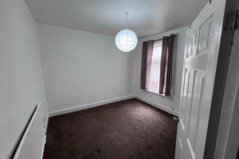 4 bedroom terraced house to rent, Sixth Avenue, London E12