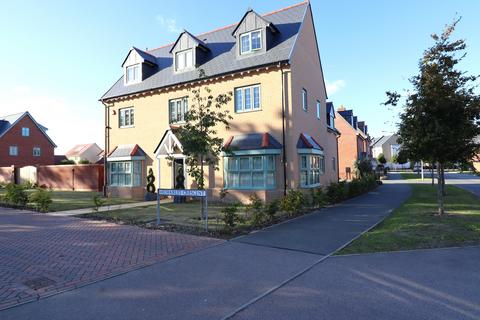 5 bedroom detached house to rent, Charles Crescent, Rochford SS4