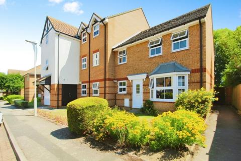 2 bedroom semi-detached house to rent, Lee Close, Stanstead Abbotts