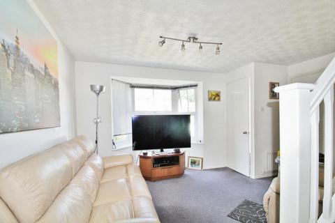 2 bedroom semi-detached house to rent, Lee Close, Stanstead Abbotts