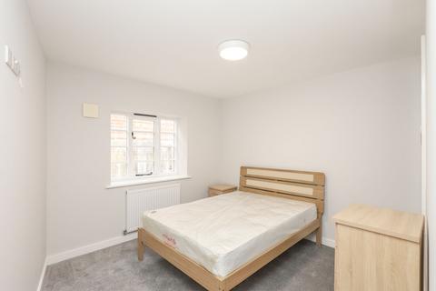 2 bedroom house to rent, Well Meadow Street, Sheffield S3