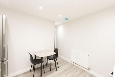 2 bedroom house to rent, Well Meadow Street, Sheffield S3