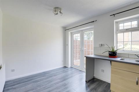 3 bedroom detached house to rent, Camelot Avenue, Sherwood NG5