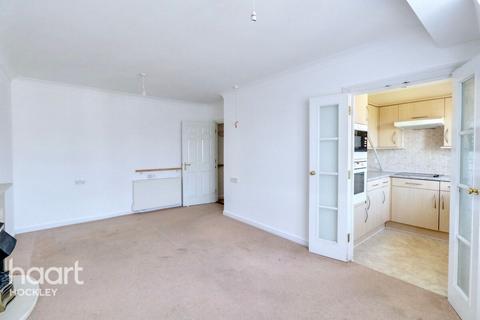 1 bedroom flat for sale, Roche Close, Rochford