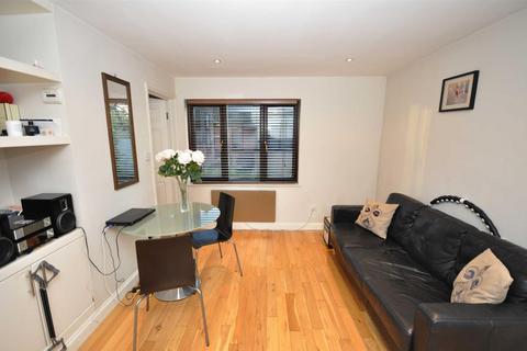 1 bedroom apartment to rent, North Road, Wimbledon SW19