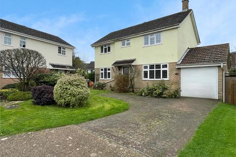 4 bedroom detached house to rent, Agincourt Close, St. Leonards-On-Sea TN37