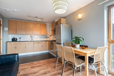 2 bedroom flat for sale, Ambleside Close, London