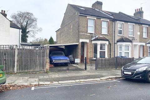 3 bedroom end of terrace house for sale, Beaconsfield Road, EN3