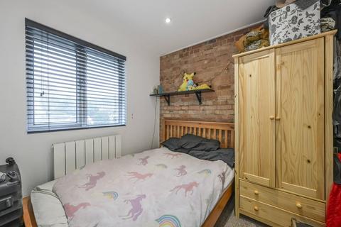 1 bedroom flat for sale, Emerald Close, E16, Royal Docks, London, E16