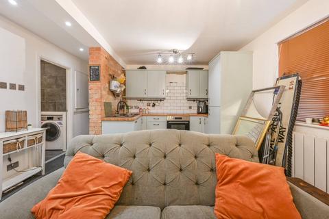 51 Emerald Close, London, E16 3TS