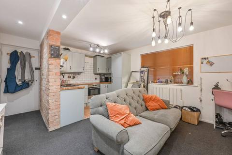 51 Emerald Close, London, E16 3TS
