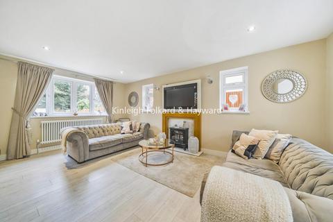 6 bedroom detached house for sale, Plaistow Lane, Bromley