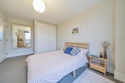 2 bedroom flat for sale, Clement Avenue, Clapham