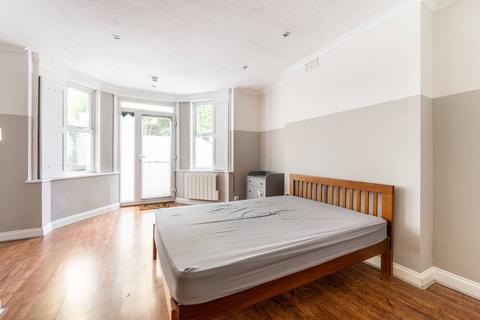 3 bedroom flat to rent, Elsham Road, Holland Park, London, W14