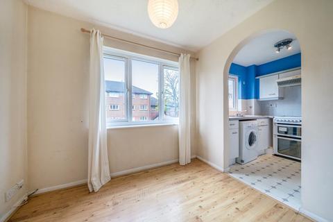 2 bedroom flat for sale, Barnfield Close, Earlsfield