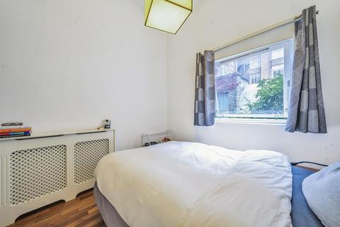 1 bedroom flat for sale, Hatherley Grove, Bayswater