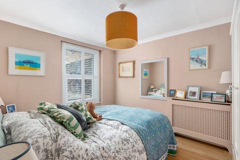 Basement Flat, 37 Raynham Road, London, W6 0HY