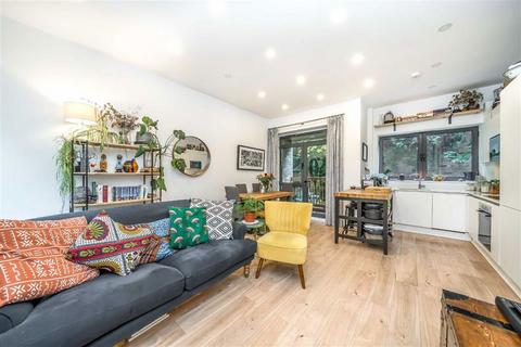 2 bedroom flat for sale, Dalberg Road, London SW2