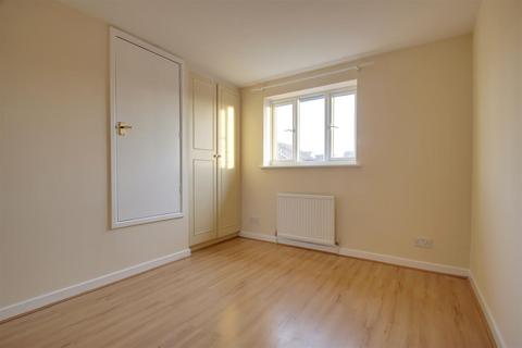 2 bedroom end of terrace house to rent, Millstream Way, Leighton Buzzard