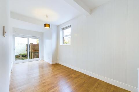 1 bedroom apartment to rent, St Margarets Road, St Margarets