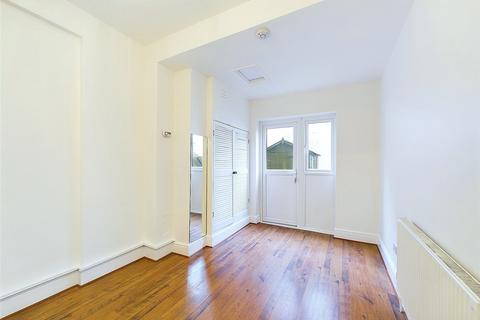 1 bedroom apartment to rent, St Margarets Road, St Margarets