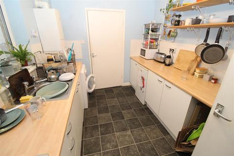 3 bedroom private hall to rent, Orbit Street, Cardiff CF24