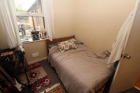 3 bedroom private hall to rent, Orbit Street, Cardiff CF24