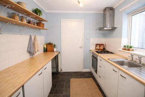3 bedroom private hall to rent, Orbit Street, Cardiff CF24