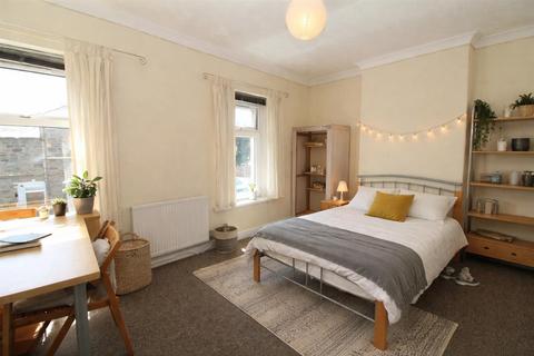 3 bedroom private hall to rent, Orbit Street, Cardiff CF24