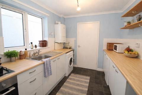 3 bedroom private hall to rent, Orbit Street, Cardiff CF24