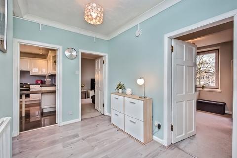 2 bedroom flat for sale, 4/4 Hutchison Crossway, Chesser, Edinburgh EH14 1RR