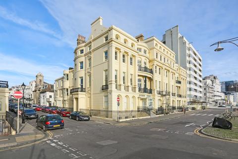 2 bedroom flat for sale, Brunswick Terrace, Hove, East Sussex, BN3