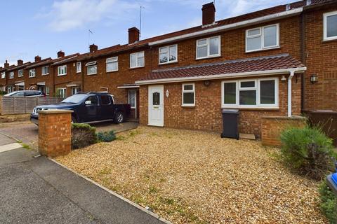 3 bedroom property to rent, Queens Crescent, Northampton, NN2