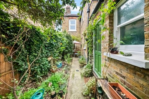 52 Oaklands Road, Hanwell, London, W7 2DU