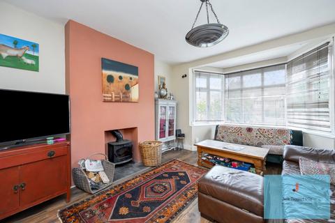 3 bedroom semi-detached house to rent, Goldstone Crescent, Hove, BN3